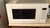 Amana microwave oven