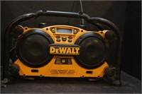 DeWalt DC011 7.2V Worksite Radio & Charger