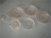 Odd lot of glass pieces