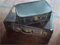 2 vintage suitcases