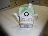 Tea Pot: Cottage (building tea pot)