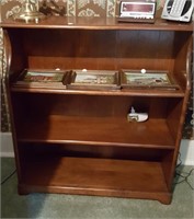 Wood Book Shelf, 3 shelves, nice condition