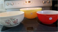 Pyrex mixing bowls (2) Universal Cambridge Bowl