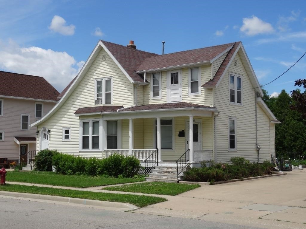 2 Great Investment Properties Sell at Online Bidding