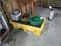 Oil Drain Pans/Dry Sweep & Large Spill Containment