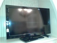 Insignia Flat TV w/ Built In DVD Player 32"