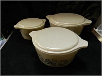 SET OF 3 LIDDED PYREX BAKING DISHES-HOMESTEAD