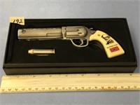 Robert E. Lee faux mini gun that’s actually a knif