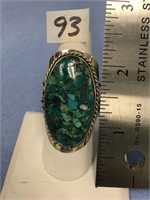 Mosaic green stone ring, approx. size 10    (a 7)