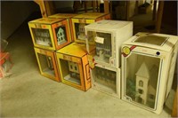Lot #181 (5) Rail King plastic houses and (3)