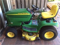 John Deere LX289 Riding Lawn Mower