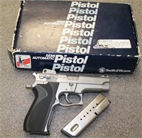 SMITH & WESSON, MODEL 5906,
