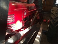 Farmall M Tractor w/loader - runs