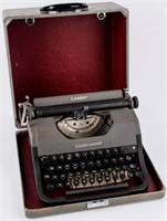 1949 Portable Underwood Leader Typewriter & Case