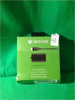XBOX ONE PLAY & CHARGER KIT