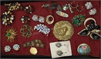 COLLECTION VINTAGE COSTUME JEWELRY INC.