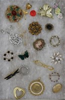COLLECTION VTG COSTUME JEWELRY INC. BROOCHES &
