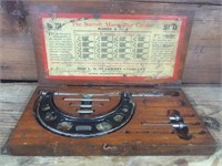 Vintage Starrett micrometer caliper boxed set