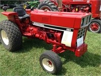 IH 284 Gas Tractor