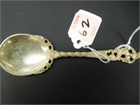 Jewelry and a spoon - CHOICE