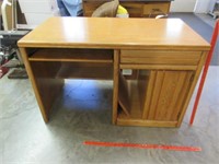 light oak color desk - 4ft wide