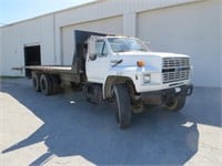 1993 Ford F-900 Flatbed Truck