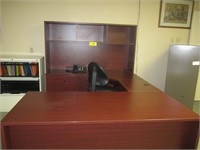 U-Shaped Desks & Wraparound Workstations