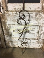 Antique cast iron scrolled fence piece