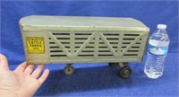 old "structo cattle farms" toy trailer - 15in long