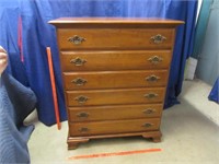 vintage maple 6-dr chest by young-hinkle (1of2)