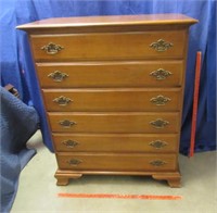 vintage maple 6-dr chest by young-hinkle (2of2)