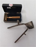 Vintage Gillette Gold Tech razor with case and a
