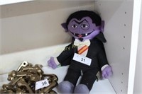 COUNT VON COUNT MUPPET CHARACTER PLUSH TOY
