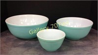 Vintage Pyrex green glass nesting bowls