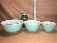 Pyrex Robins egg blue turquoise nesting bowl set