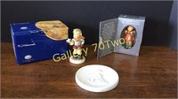 Goebel Hummel "Christmas Carol" TMK8 #2073/B