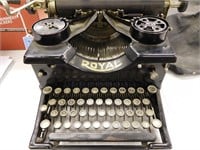 Typewriter - Royal Standard #10