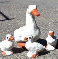 Cement Mother Duck And 3 Ducklings Figurines