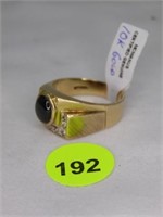 10K YELLOW GOLD MEN'S RING WITH DARK CABOCHON STON