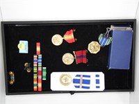 TRAY OF MILITARY RIBBONS & MEDALS - MARINE CORPS.,