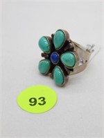STERLING SILVER "FLOWER" DESIGN RING WITH TURQUOIS