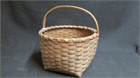 Small Mi`kmaq splint basket wood handle