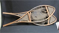 Native snowshoes with fine gut webbing