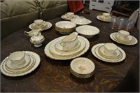 Canadian set of dishes