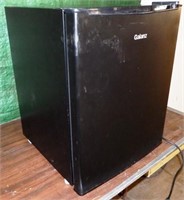 Galanz Dorm Size Compact Refigerator Freezer