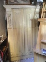 VERY LARGE ORNATE HAND CARVED ARMOIRE (BTR)