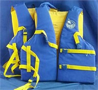 2 life jackets -Adult chest 30-50"