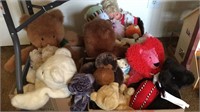 Stuffed and plush: bears, dolls, animals