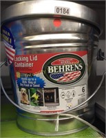 Behren's Six Gallon Locking Lid Container