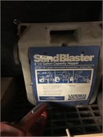 3 1/2 Sandblaster capacity hopper